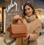 Carriel Vélez en Cuero Legítimo: Elegancia que Dura Años